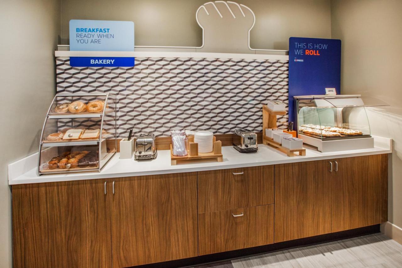 Holiday Inn Express & Suites - Milan - Sandusky Area By Ihg エクステリア 写真