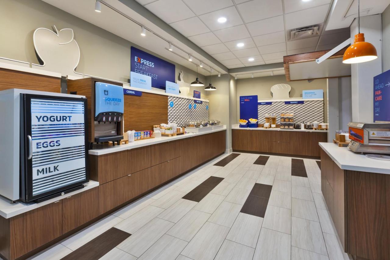 Holiday Inn Express & Suites - Milan - Sandusky Area By Ihg エクステリア 写真